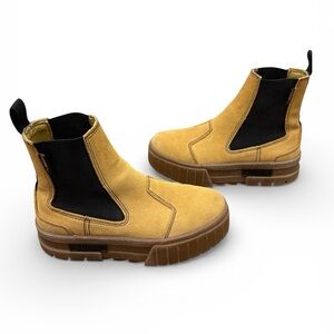 Puma Chelsea Suede Tan and Black Ankle Boots
